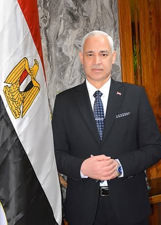 السيد أ.د أحمد عبدالمولى - رئيس جامعة أسيوط